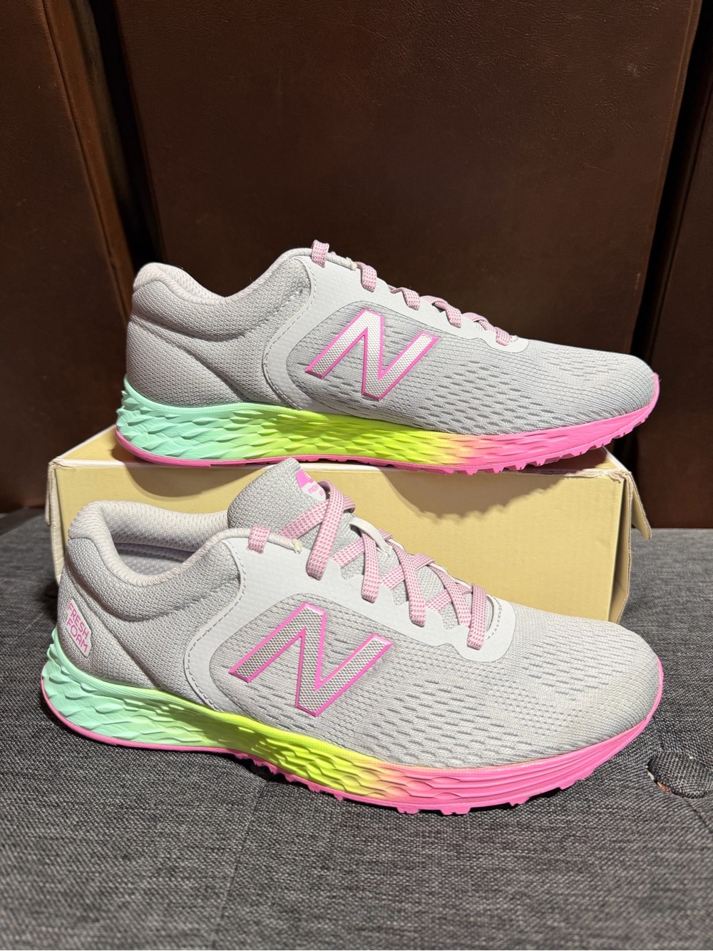 New Balance Women’s Light Gray Running Shoes with Pink Logo size 5